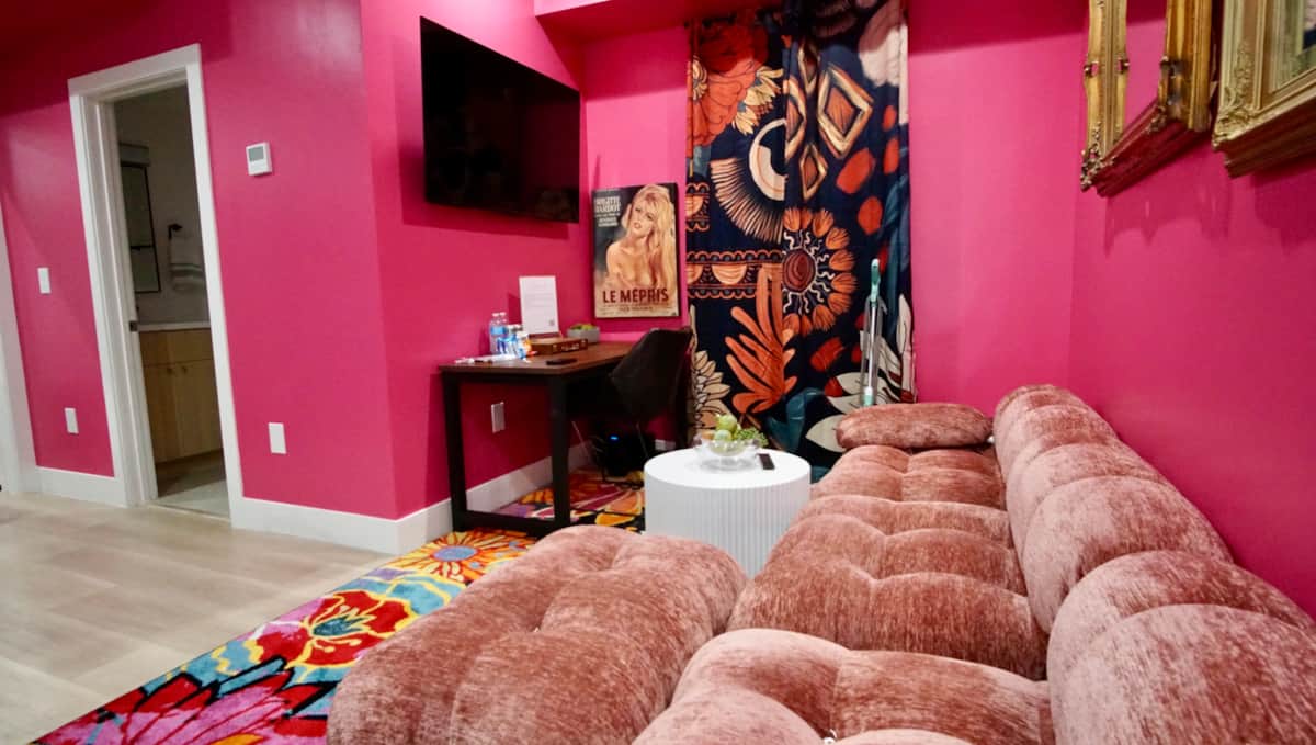 Flamingo Flat NoHo — photo 2