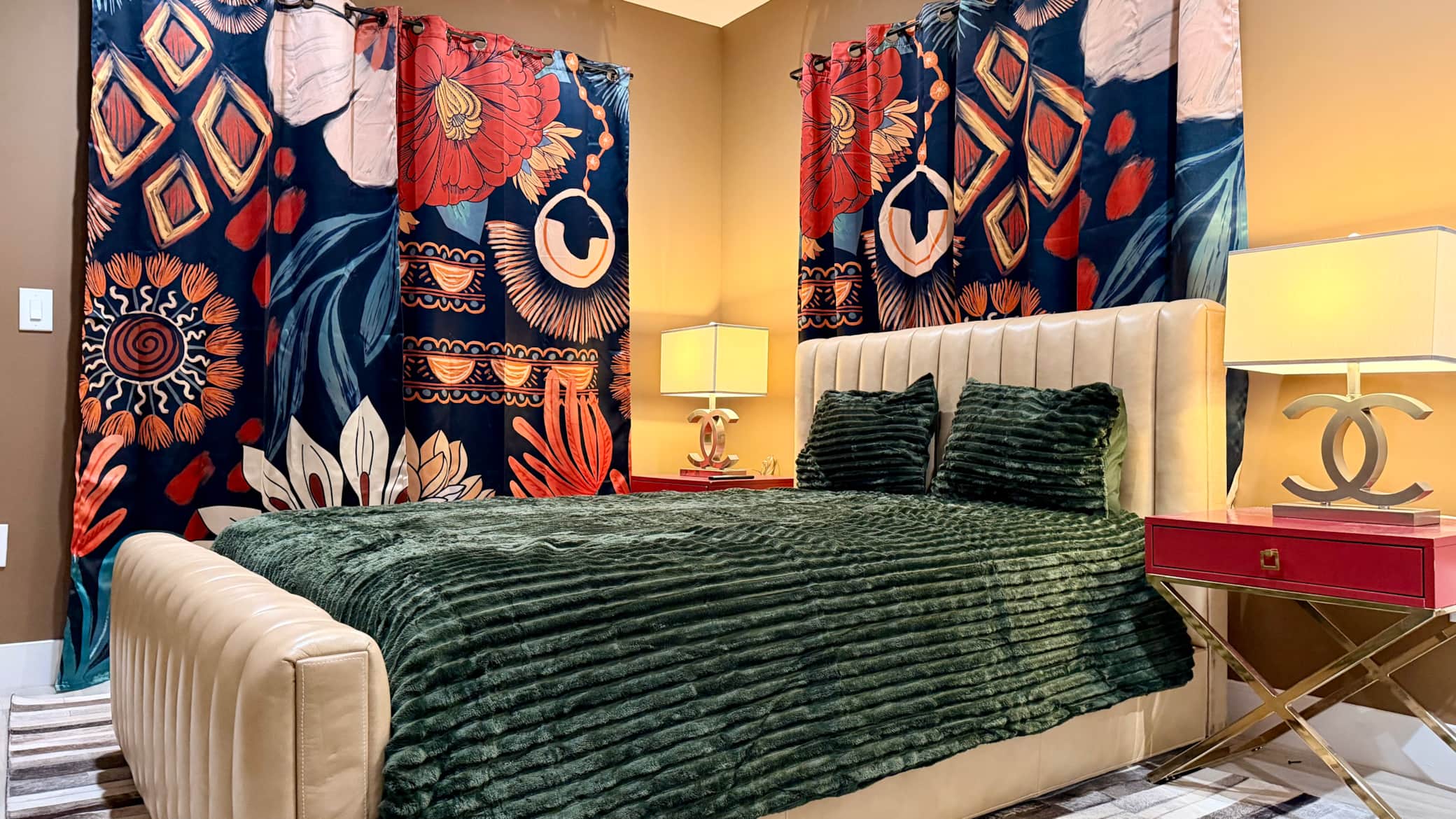 La Chambre Rouge et Or