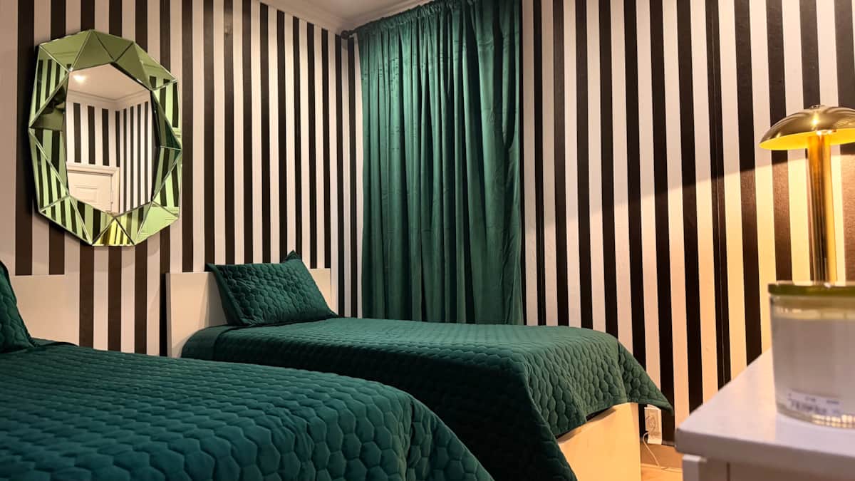 Le Velours Déco – Art Deco Retreat in East Village — photo 6